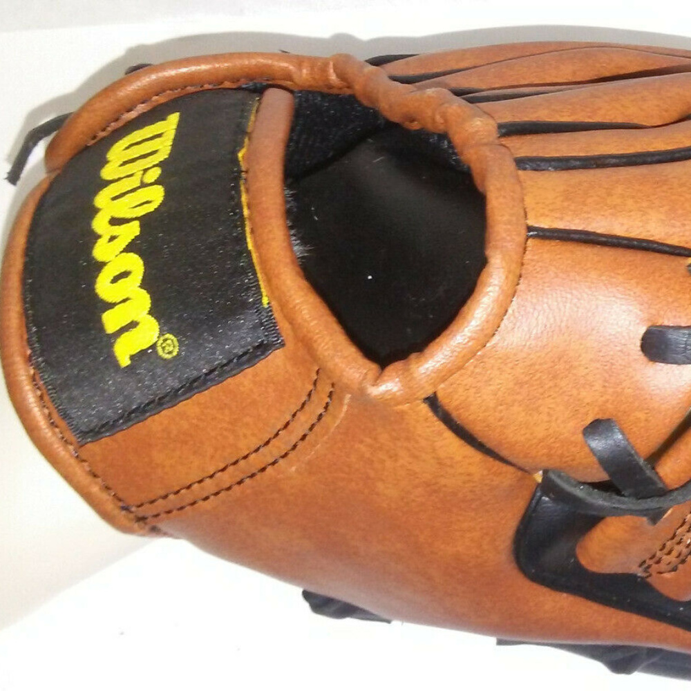 Wilson Ball Glove Crown Web right hand glove A0300 AS9 MLB BARRY LARKIN 9"